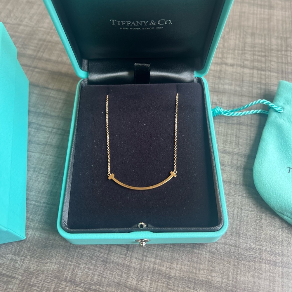 Authentic Tiffany & Co. Smile Necklace in Rose Gold